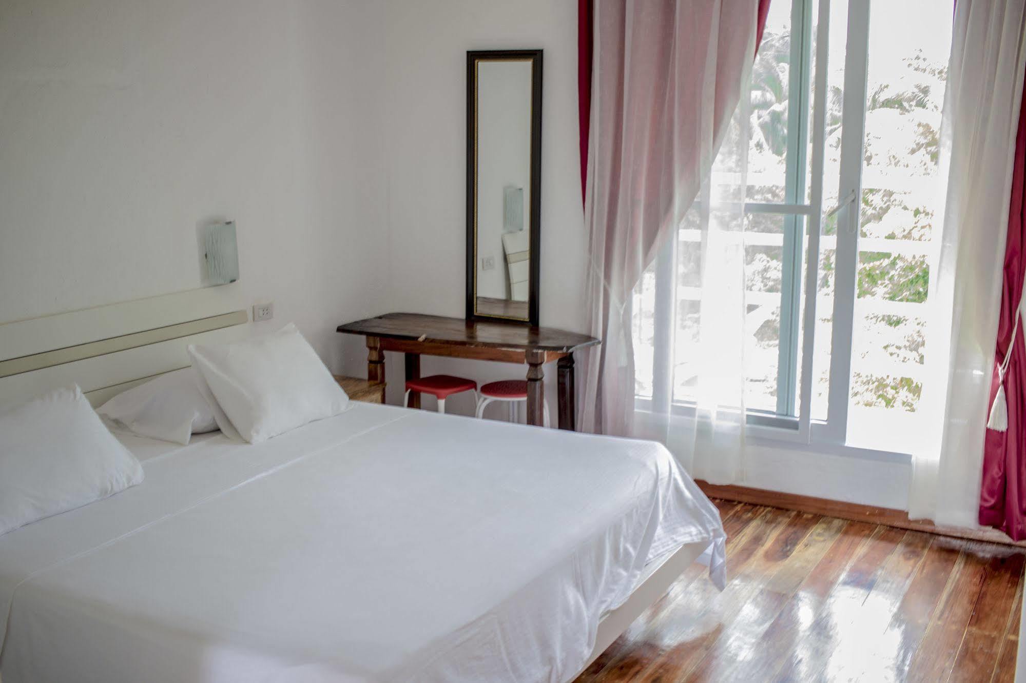 Lanterna Hotel Boracay Balabag  Exterior photo